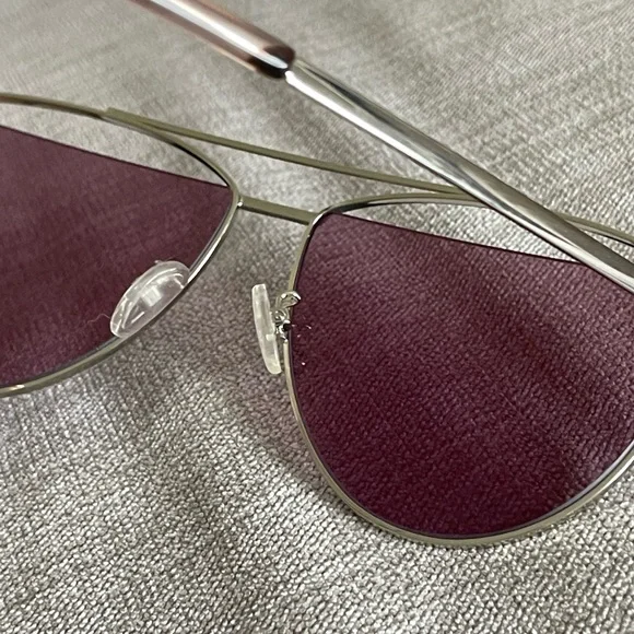 MCQ ALEXANDER MCQUEEN like new sunnies - Picture 9 of 11